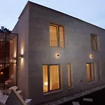 V Raji Vendégház 4*